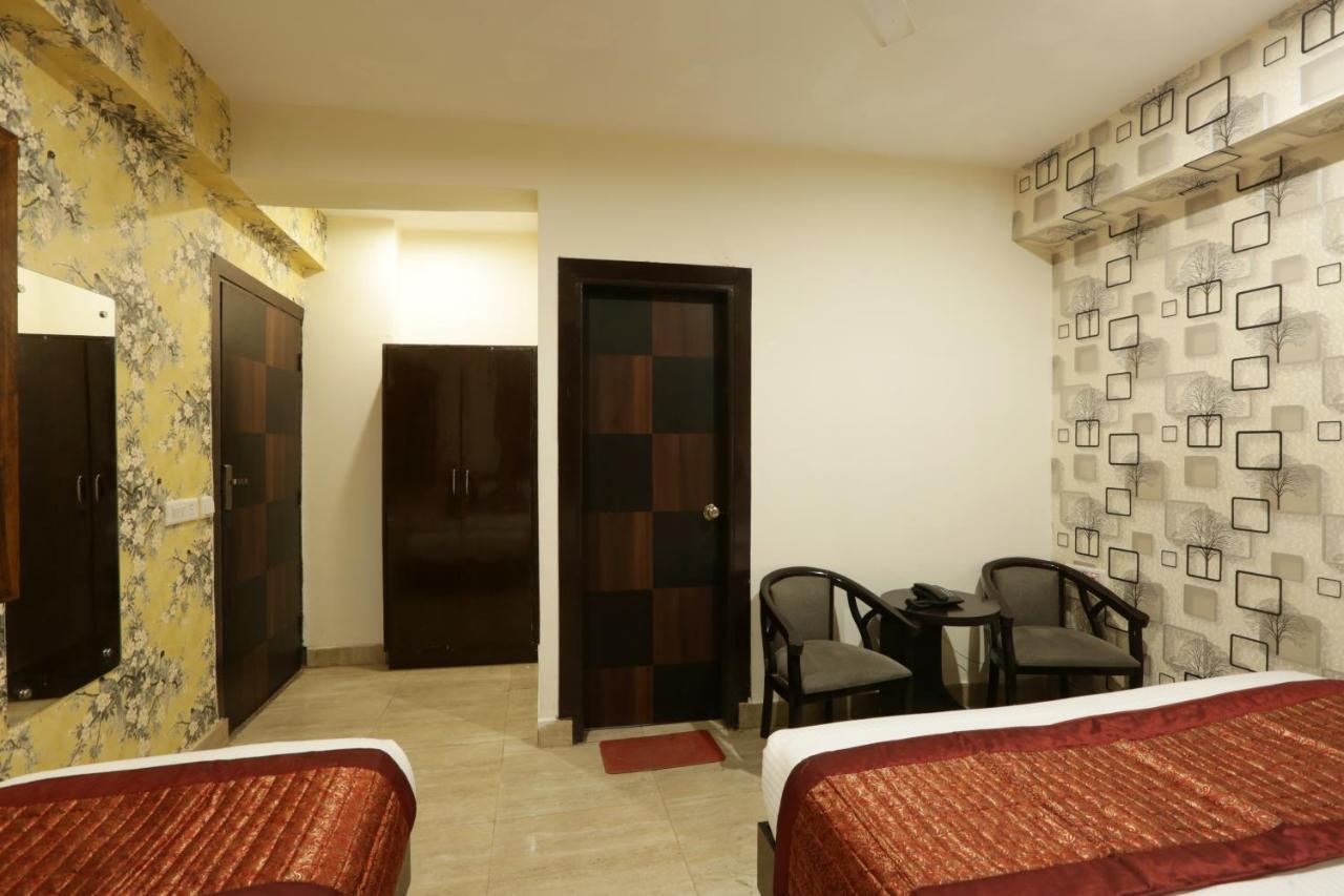 Hotel Green Plaza At Airport Ню Делхи Екстериор снимка