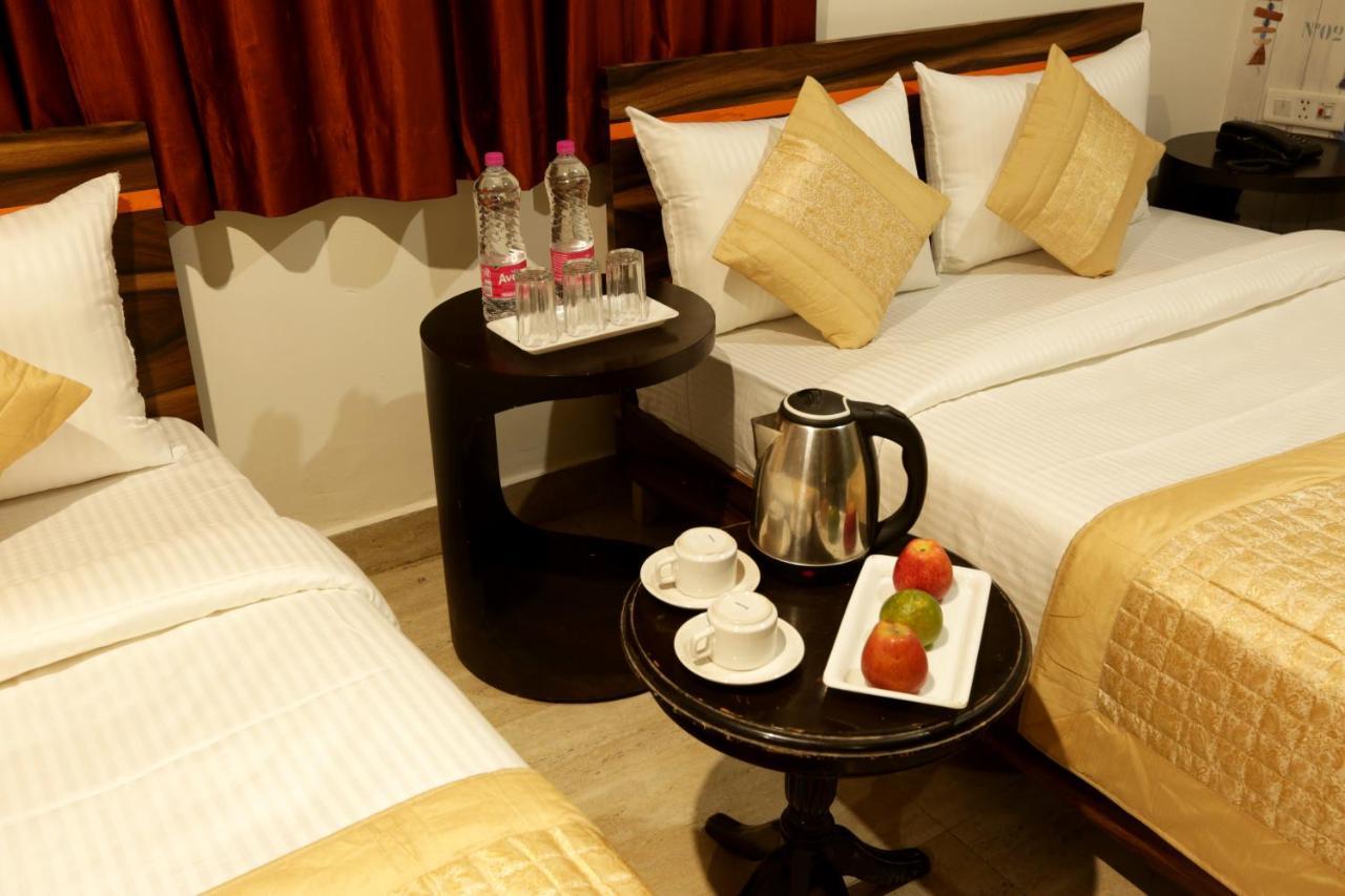 Hotel Green Plaza At Airport Ню Делхи Екстериор снимка